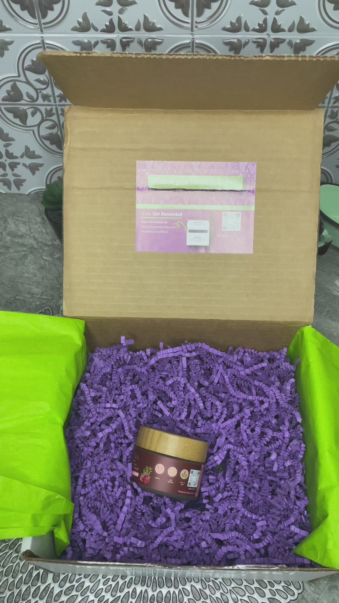 Bamboo & Raspberry Oat Refining Facial Scrub